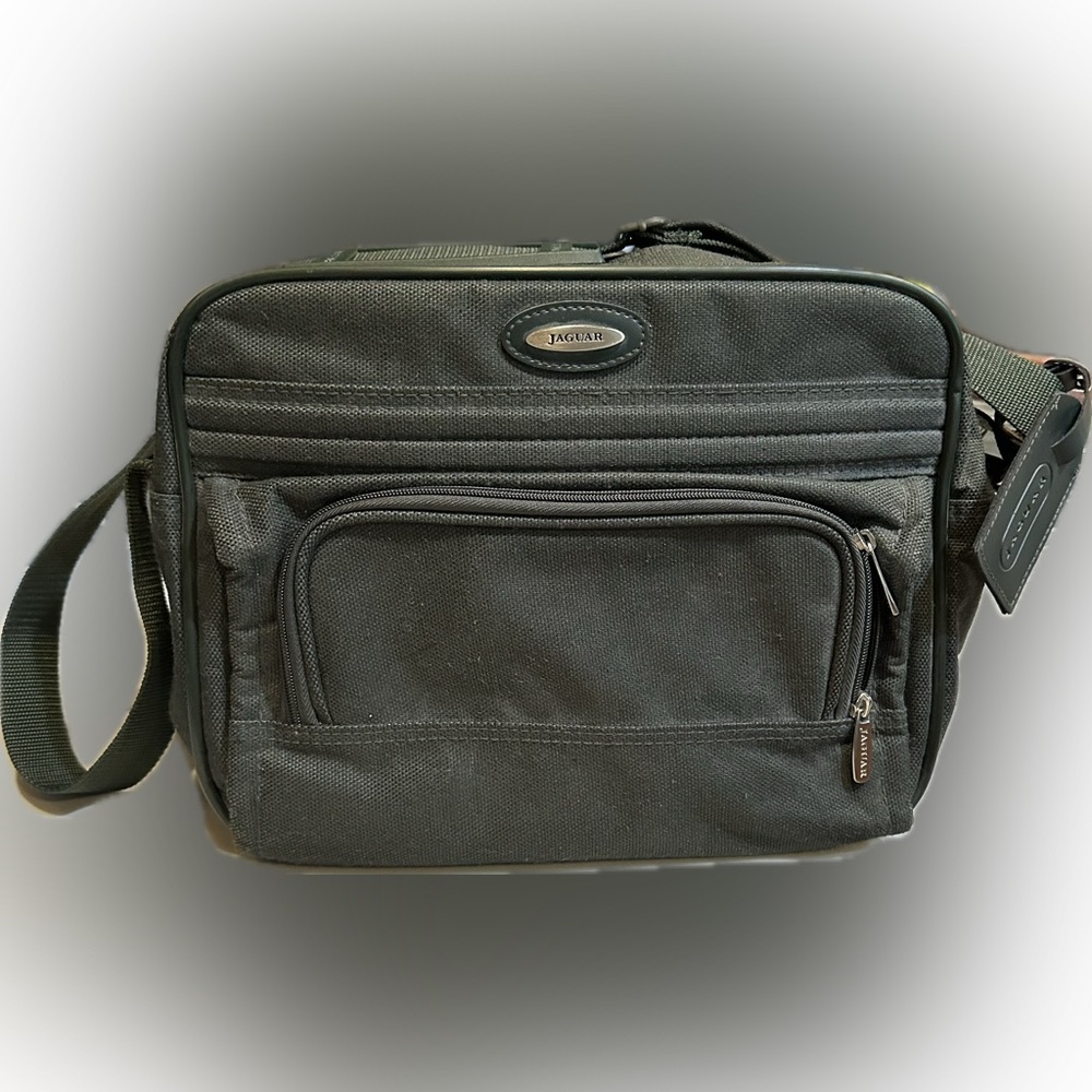 JAGUAR TRAVEL BAG LUGGAGE SMALL SHOULDER CARRY ON OVERNIGHT TRAIN POUCH DK GREEN